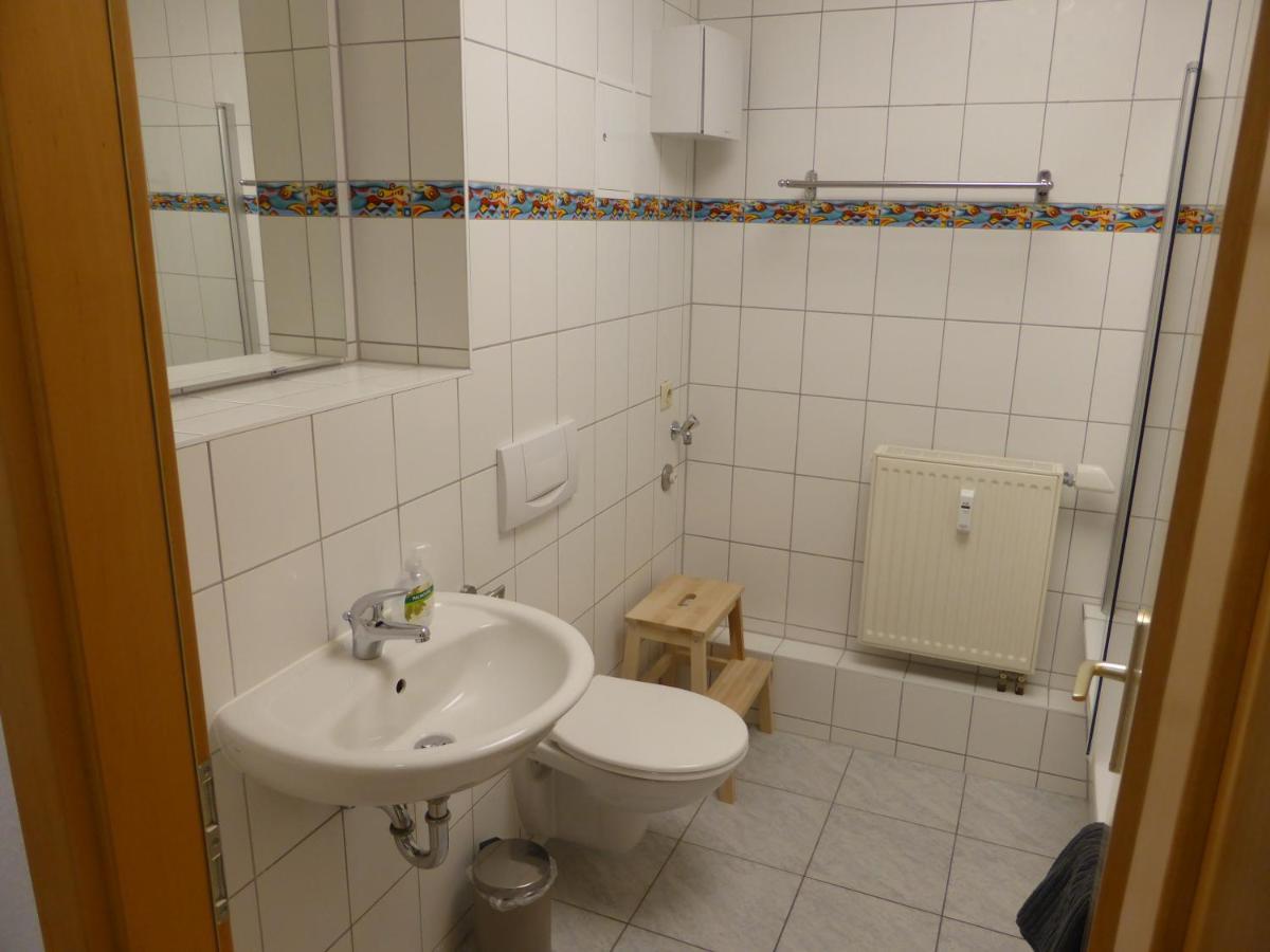 Apartment Napoleon, Naehe Zentrum, 2 Schlafzimmer, Grosser Balkon, Free Wifi ,Parken Jena Buitenkant foto