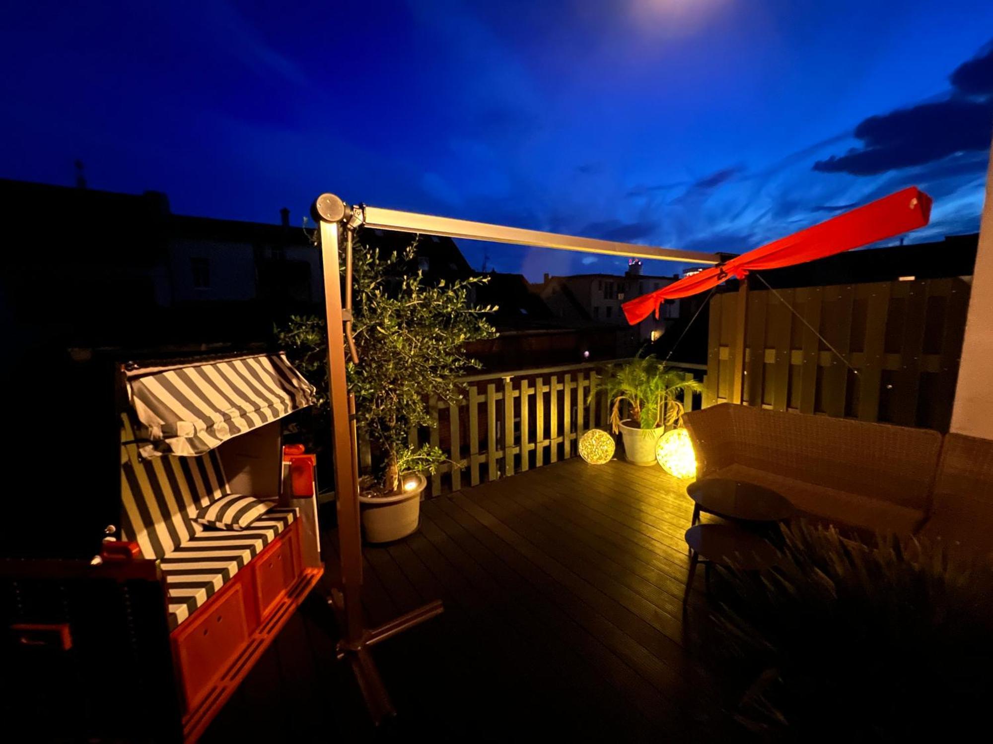 Apartment Napoleon, Naehe Zentrum, 2 Schlafzimmer, Grosser Balkon, Free Wifi ,Parken Jena Buitenkant foto