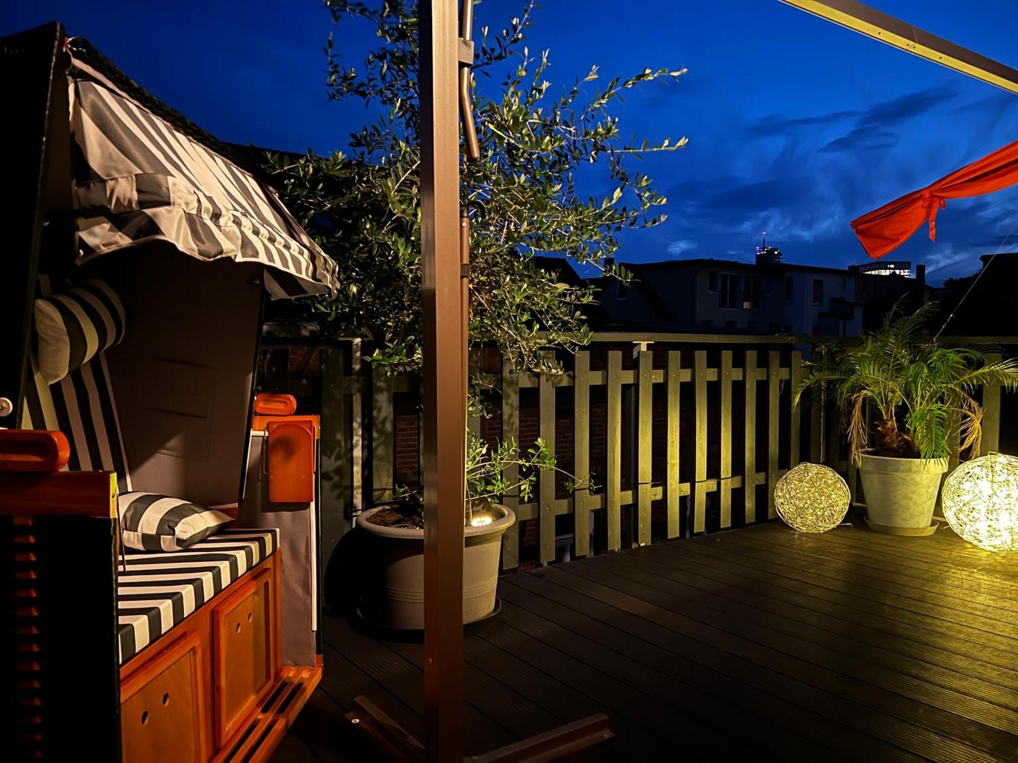 Apartment Napoleon, Naehe Zentrum, 2 Schlafzimmer, Grosser Balkon, Free Wifi ,Parken Jena Buitenkant foto